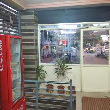 Apoorva Residency Hotel Бангалор Екстериор снимка