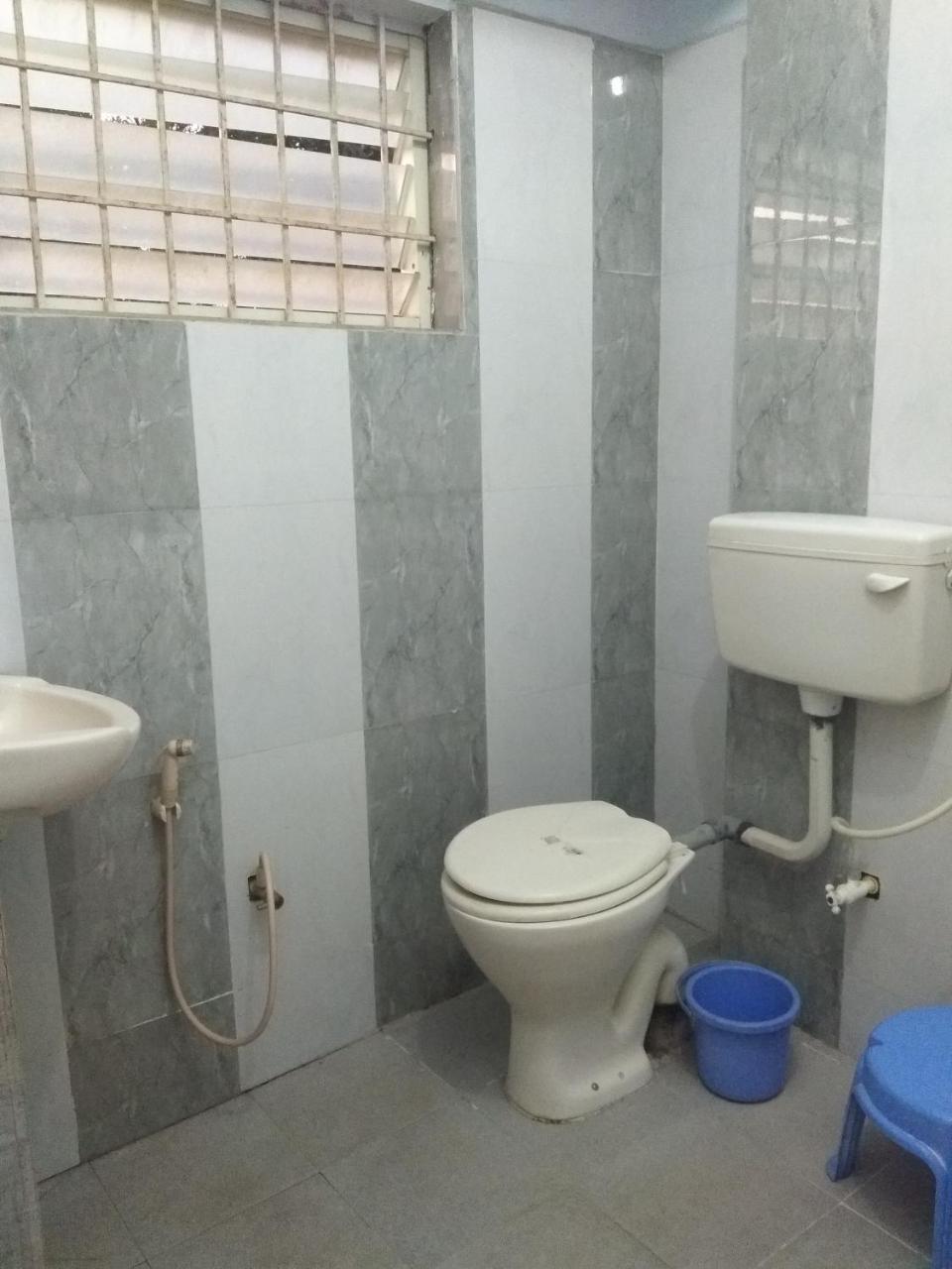 Apoorva Residency Hotel Бангалор Екстериор снимка