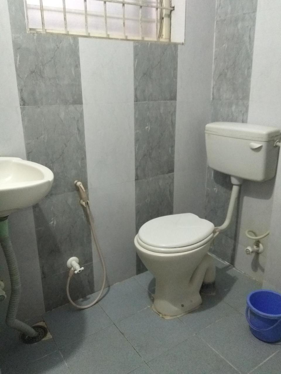 Apoorva Residency Hotel Бангалор Екстериор снимка